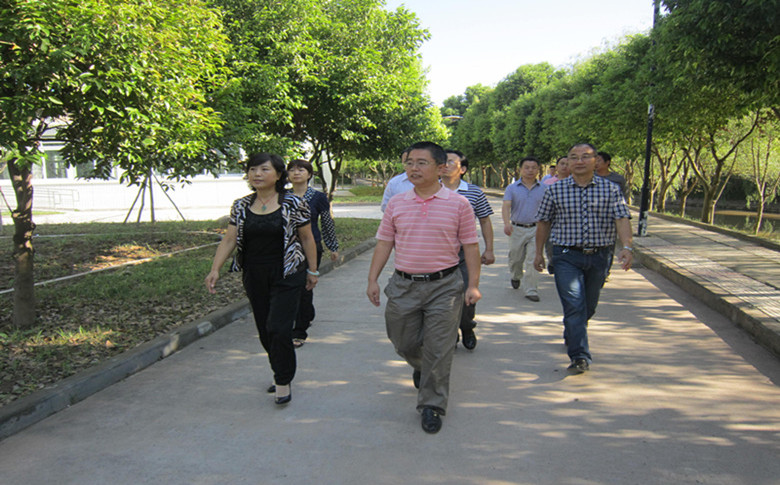 �����ЌW(xu��)���ͨ�^��ʡ��������λ����(f��)��- by:nzcms